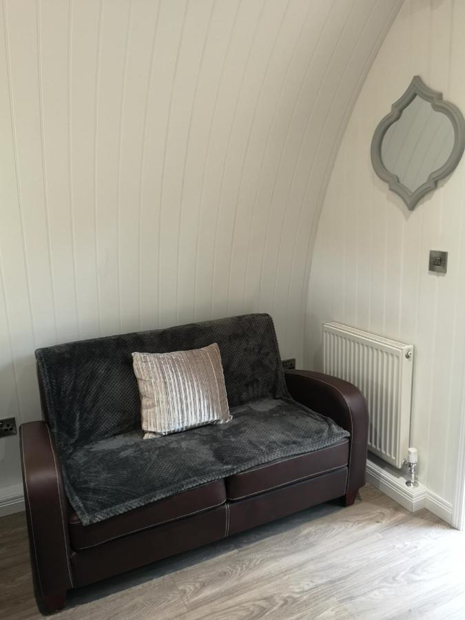 The Pod-Hot Tub-Woodland Lodges-St Clears-Carmarthen Kültér fotó